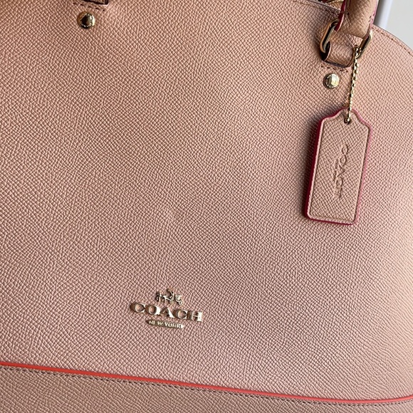 Classy COACH Crossbody Satchel Bag - Picture 13 of 16